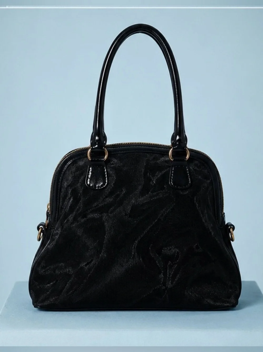 Valentino Garavani sophisticated features